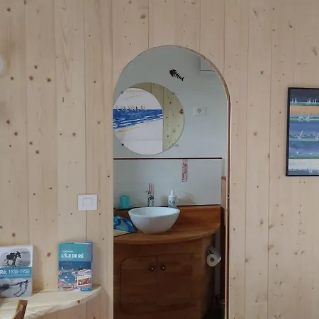 Les Chenes Bleus Bed and Breakfast Sainte-Marie-de-Ré