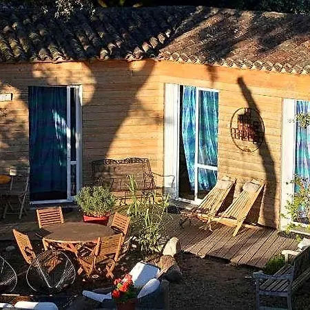Bed & Breakfast Les Chenes Bleus 3*