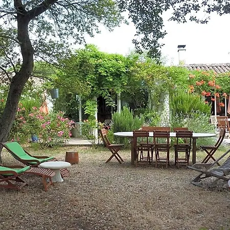 Les Chenes Bleus Bed & Breakfast 3*