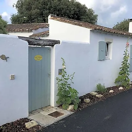 Les Chenes Bleus Bed & Breakfast 3*