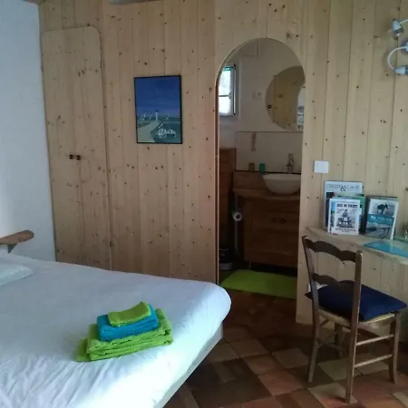 Les Chenes Bleus Bed & Breakfast 3*